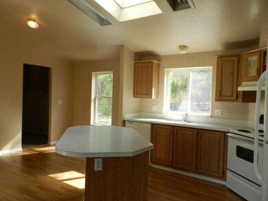 891 N Garden Plaza, East Wenatchee, WA 98802 - photo 3