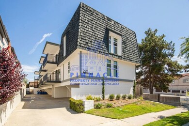 2211 Grant Ave unit 4, Redondo Beach, CA 90278 - photo 2