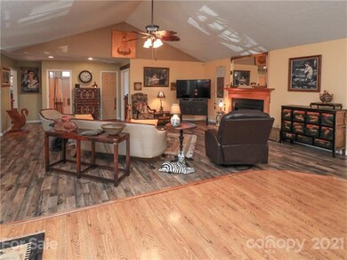 16 Watsell Dr, Leicester, NC 28748 - photo 4