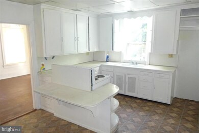 403 S 2nd St unit APARTMENT A, Chambersburg, PA 17201 - photo 4