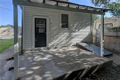 1526 Savannah Ave, Saint Joseph, MO 64505 - photo 7