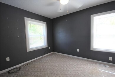 216 E Leland Ave, Des Moines, IA 50315 - photo 6