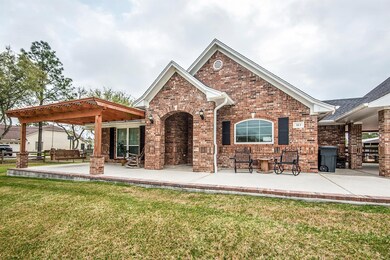 323 Bayou End Cir, Alvin, TX 77511 - photo 2