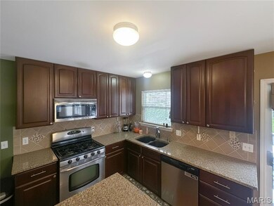 852 Molloy Dr, O Fallon, MO 63366 - photo 4