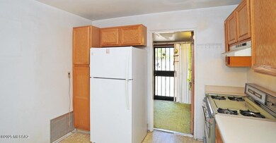 5665 E 25th St, Tucson, AZ 85711 - photo 6
