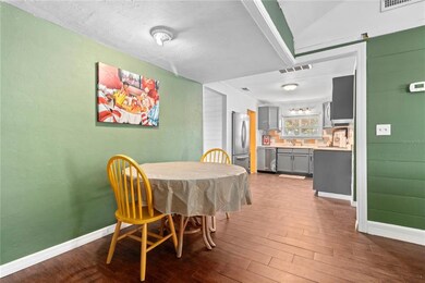 Dining room/ kitchen combo