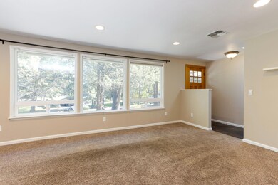 61335 Robin Hood Ln, Bend, OR 97702 - photo 3