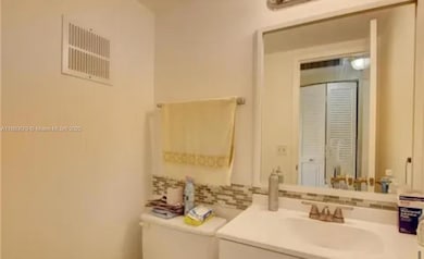 82 Fanshaw B unit 82B, Boca Raton, FL 33434 - photo 5