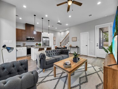 306 Charlock St, Houston, TX 77022 - photo 3