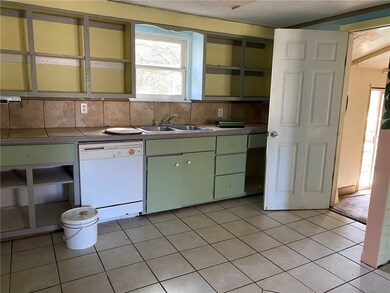 5353 Cedar Dr, Colcord, OK 74338 - photo 5