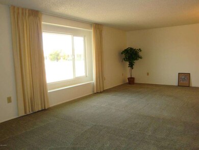 2 LIVING RM WITH LARGE PICTURE WINDOW