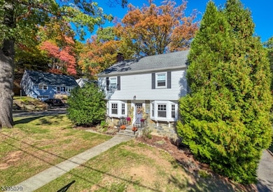 54 Howard St, Verona, NJ 07044 - photo 2