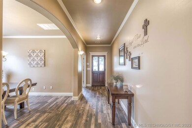 New tile in 2017, large office with over-sized win