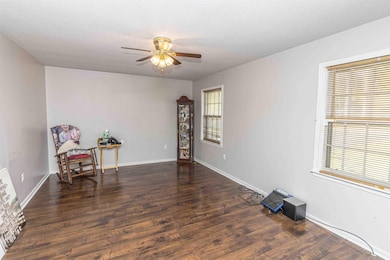 125 Paulomar Dr, Selmer, TN 38375 - photo 3