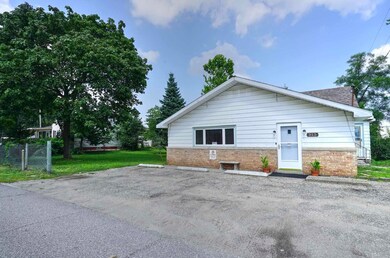 115 W Pendle St, South Bend, IN 46637 - photo 2