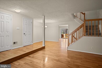 1602 Oak Spring Way, Reston, VA 20190 - photo 3