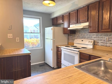 95 Stillwood Cir, Nottingham, MD 21236 - photo 4