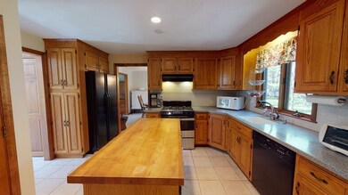 363 Oak St, Franklin, MA 02038 - photo 5