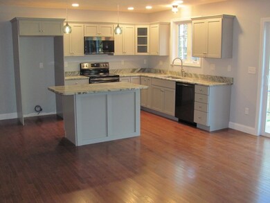 14 Williams Rd, Fitchburg, MA 01420 - photo 2