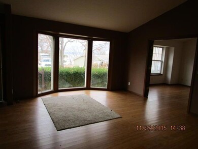 Large bay window w/Table Rock Lake View