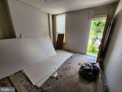 1715 Mckean Ave, Baltimore, MD 21217 - photo 4