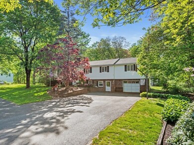 118 Bumble Bee Cir, Shrewsbury, MA 01545 - photo 2