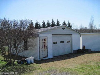 Shop/Service Bay(s).