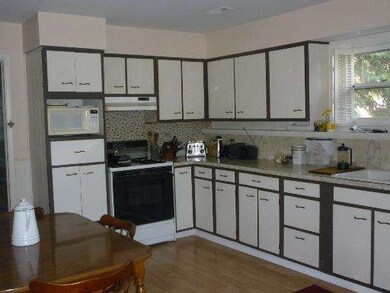 448 N Ridgemoor Ave, Mundelein, IL 60060 - photo 6