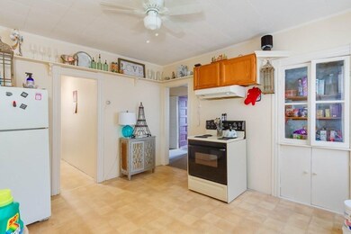 7 Lund St, Worcester, MA 01607 - photo 4