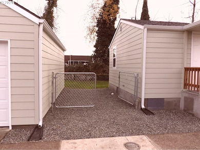 890 25th St SE, Salem, OR 97301 - photo 4