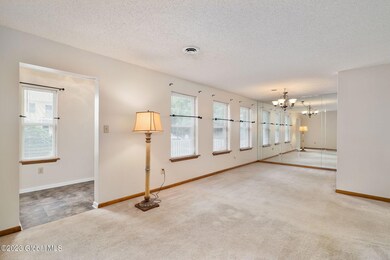 2001 Cambridge Manor Dr, Schenectady, NY 12302 - photo 5