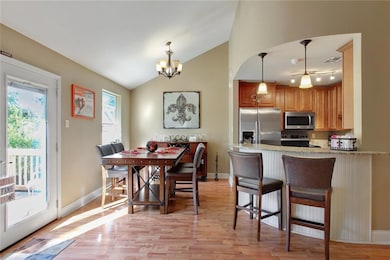 DINING & KITCHEN