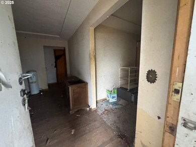 8923 SE Clinton St, Portland, OR 97266 - photo 7