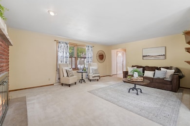 513 E Greenfield St, Appleton, WI 54911 - photo 4