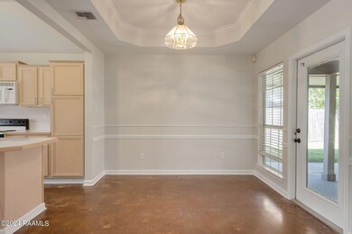 7-web-or-mls-109 Savignon Cir-7