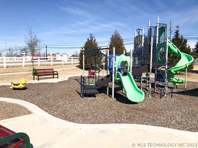 8728 E Iola St, Broken Arrow, OK 74014 - photo 5