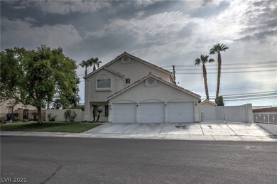 In addition to the 3 garage spots, there is RV Par