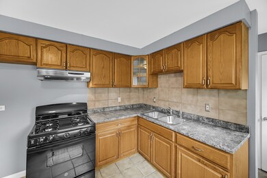 17618 Grandview Dr, Hazel Crest, IL 60429 - photo 7