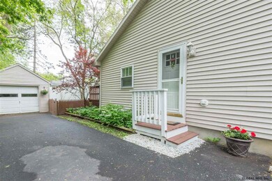 54 Sherwood Ave, Rensselaer, NY 12144 - photo 3