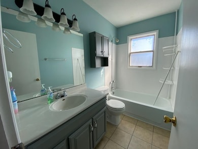 2517 W 13th St, Davenport, IA 52804 - photo 2