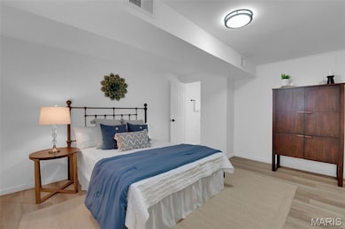 504 Thornlea Ct, Ballwin, MO 63011 - photo 5