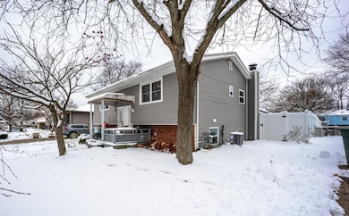 6458 Faircrest Rd, Columbus, OH 43229 - photo 4