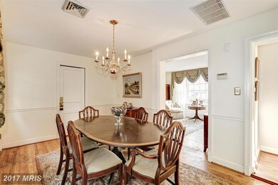 6804 Walnut St, Falls Church, VA 22046 - photo 4