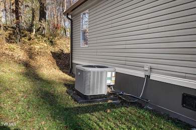 1012 Kingston Ct, Johnson City, TN 37601 - photo 6