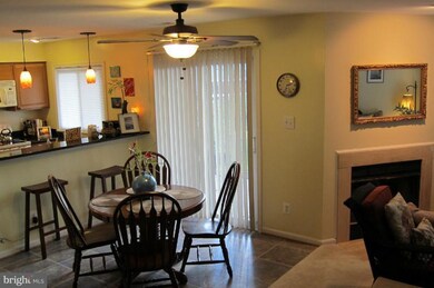 12892 Grays Pointe Rd unit 12892A, Fairfax, VA 22033 - photo 5