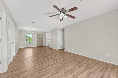 1050 W Garland St unit A & B, Siloam Springs, AR 72761 - photo 5