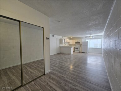 2913 Stewart Ave, Las Vegas, NV 89101 - photo 5