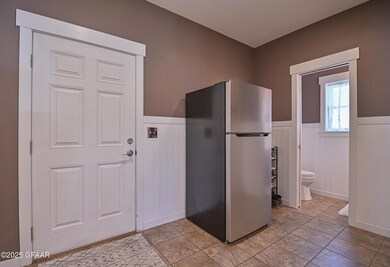 514 S 5th St, Grand Forks, ND 58201 - photo 7