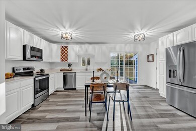 7006 Sheldon Ln, Sykesville, MD 21784 - photo 7