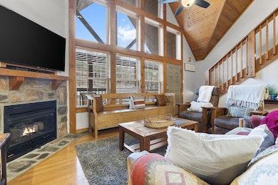 Nightly Rental Cabin Golf Community